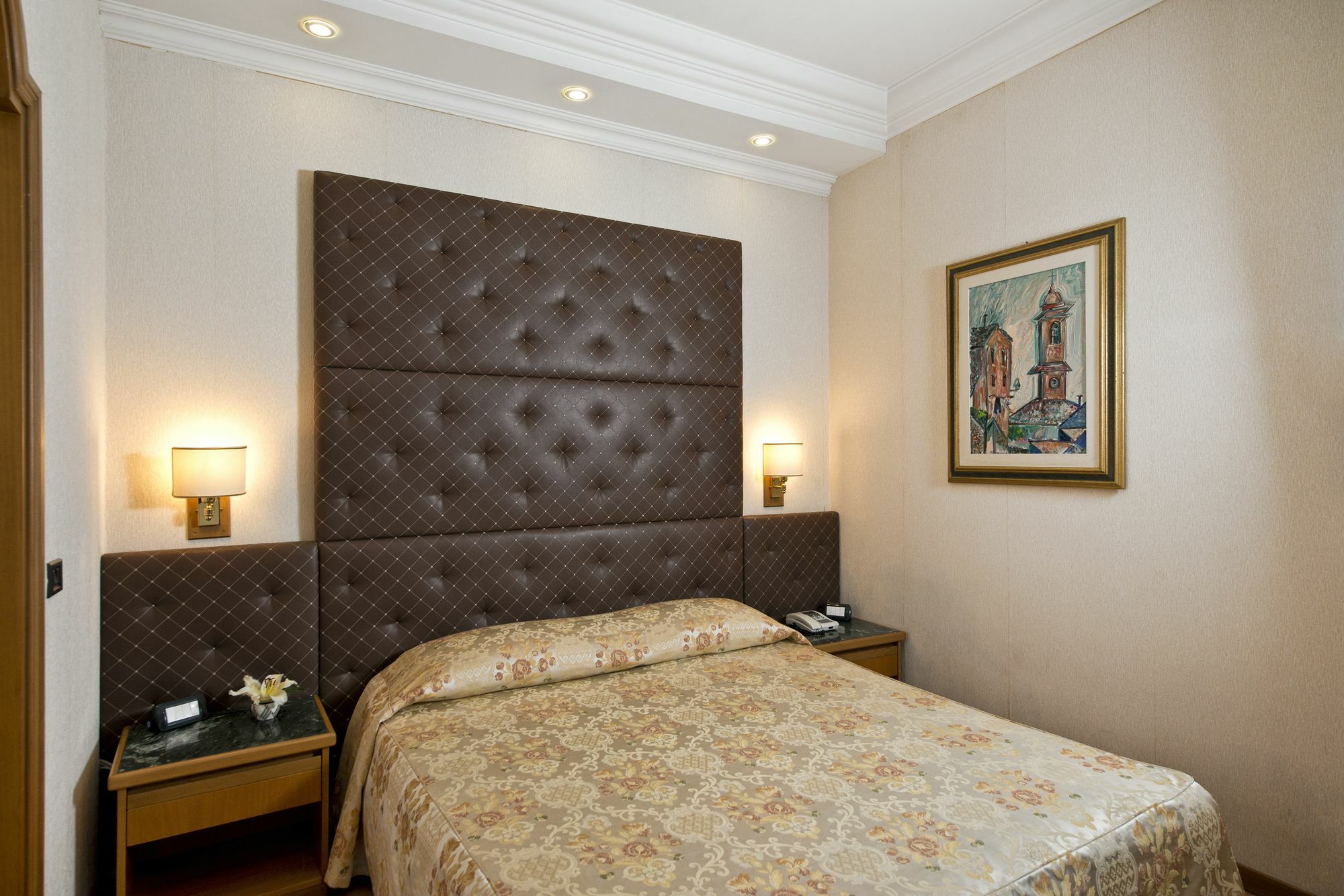Vibe Nazionale Hotel 3*